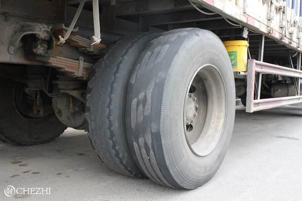 4米2货车前轮吃胎是什么情况(4.2米货车前轮吃胎怎么调整
)  第4张