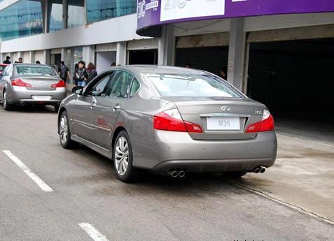 问题：英菲尼迪m35是后驱的吗？英菲尼迪m35现在敢跑高速吗  第5张