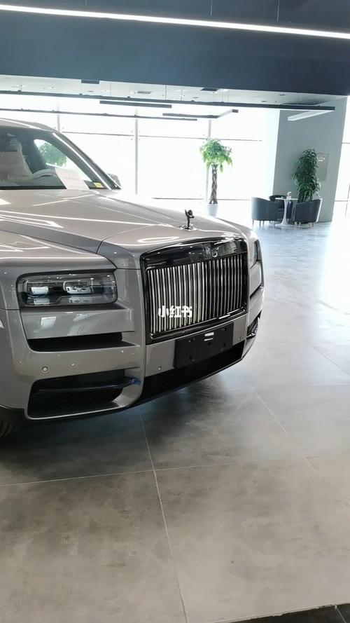 了解汽车:库里南车身尺寸多大(图) 第4张