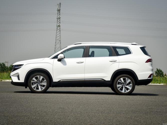 了解汽车：吉利豪越车身尺寸多大(图)  第3张