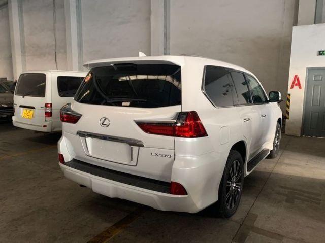 关于：lx570是非承载车身吗(图)  第2张