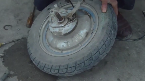 疑问：冬天电瓶车后轮抱死了是什么原因啊(图)  第2张