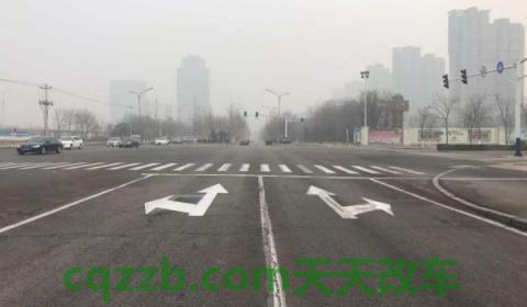 右转弯必须进入辅道吗(车辆右转弯需要注意什么)  第2张