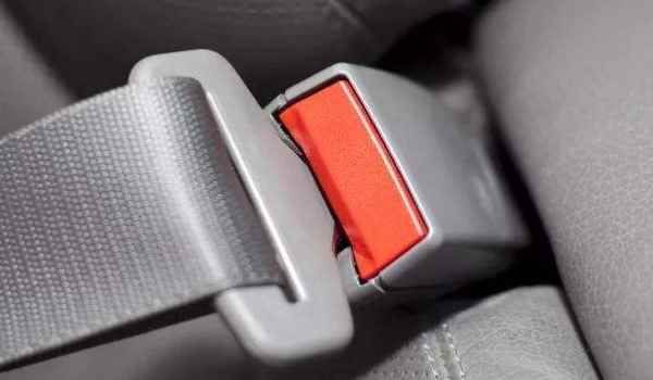 2021年开车不系安全带怎么处罚(不系安全带有几种查处方式)  第2张