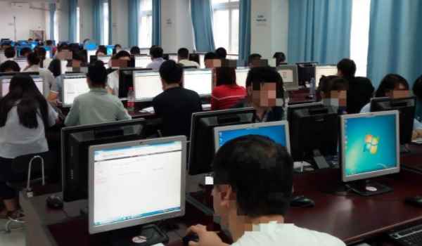 科目一二三四多少分及格(机动车驾驶证考试需要注意什么)  第2张