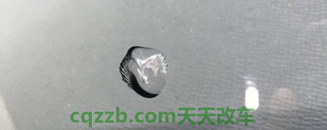 挡风玻璃裂痕修复液(车辆更换风挡玻璃需要注意什么)