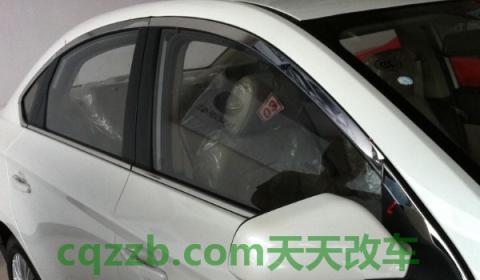 车的哪个窗户更薄弱？(更换车辆车窗时需要注意什么)  第2张