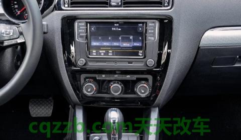 车载显示屏怎样看电影(中控显示屏都有哪些功能)  第2张