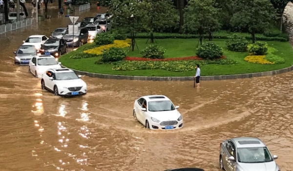 发动机缸内进水要不要大修(如何避免发动机涉水)  第3张