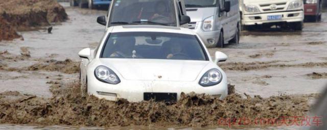 车涉水后还能开有没有问题(车辆涉水如何行驶) 第1张