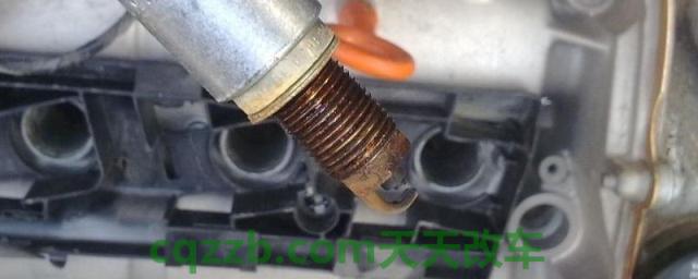 探究一下：汽车多少公里换火花塞(机动车辆火花塞去哪里更换)  第1张
