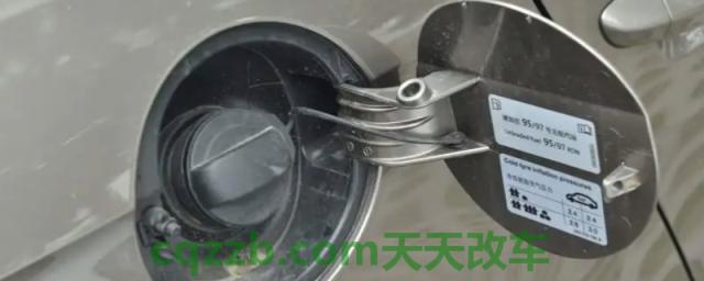 聊聊：迈腾2.0t油箱多少升(迈腾2.0T油箱多久检查一次)