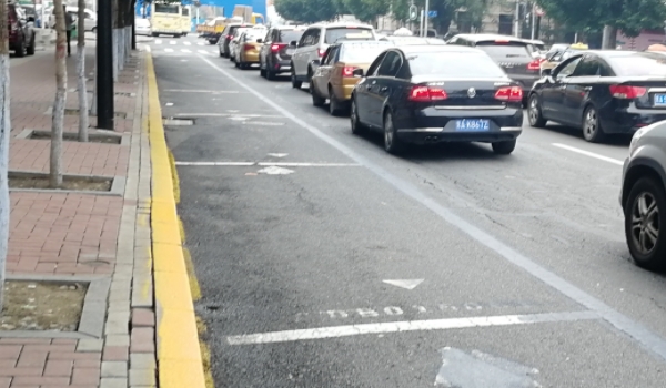 蓝色虚线停车位能停多久(车辆长时间停放需要注意什么)  第2张
