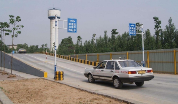 s弯扫线扣分吗(机动车驾驶人科目二有几个项目)  第2张