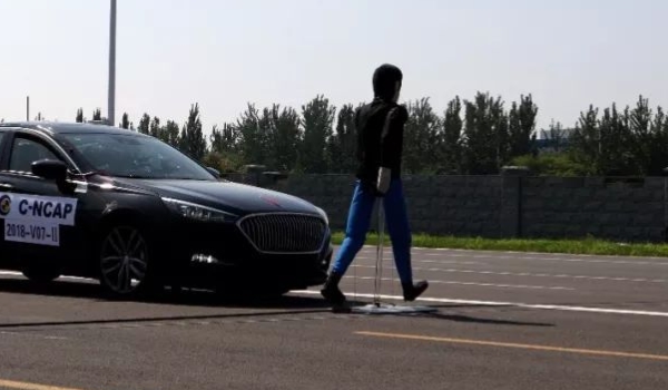 紧急制动是什么(驾驶车辆的注意事项)  第3张