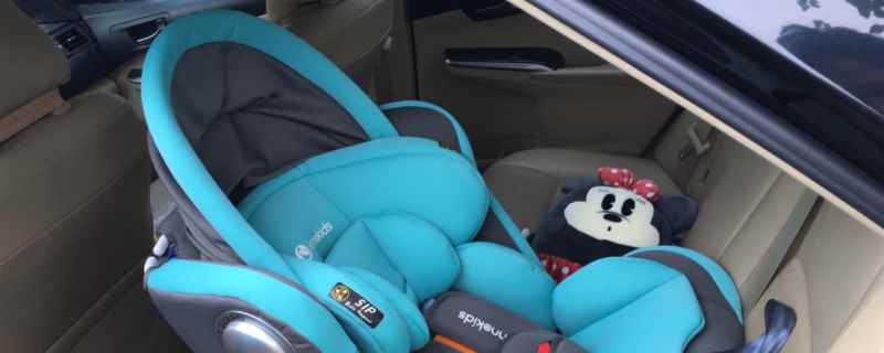 安全座椅应该放在车里哪个位置(安全座椅安装的条件)