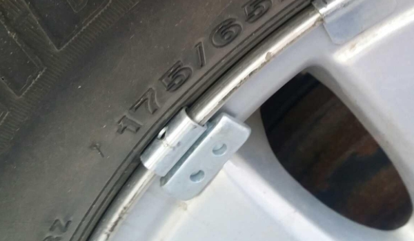 车轮胎被水泡了一半有没有事(如何保证车辆轮胎的使用安全性) 第2张