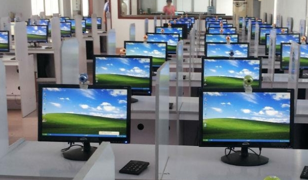 冰雪路行车时应注意什么(科目一考试多少分合格)  第2张