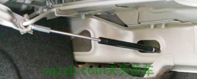探究：后备箱液压杆没弹力了自己能修吗(车辆后备箱的使用注意事项)