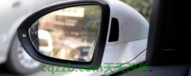 后视镜上有灯一闪一闪(车辆安全辅助系统都有哪些)