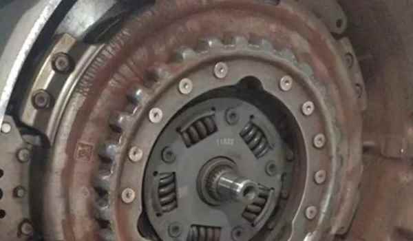 离合器进水之后会有什么影响(机动车辆的正常保养时间)  第2张