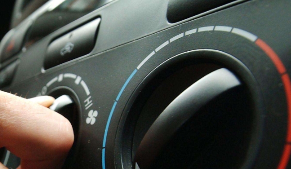 夏天汽车空调一般开多少°C(车辆空调启动的要求)  第3张