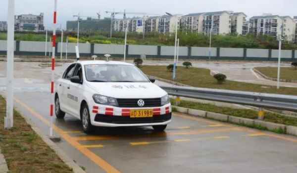 c2科二考试科目(科目二考试可以考几次)  第2张