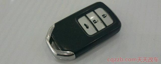 雅阁钥匙怎么换电池呀？(雅阁排量是多少)
