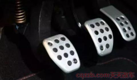 点火的时候要踩离合和刹车吗(车辆点火没有反应检查哪里)  第2张