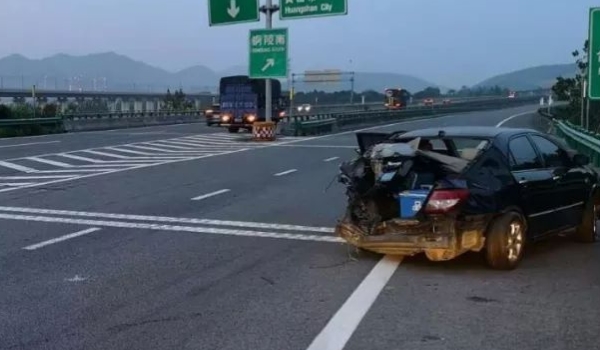 高速应急车道可以换人开车吗(高速公路违章违法行为如何处理)  第2张