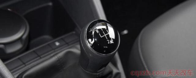 冬天手动挡档杆推不动(冬季用车的注意事项)