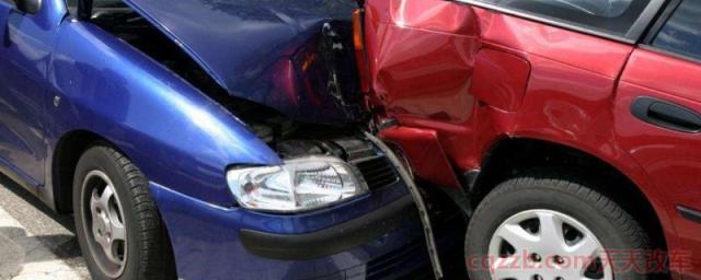 前车突然急刹车造成后车追尾谁责(车辆发生追尾怎么办) 第1张