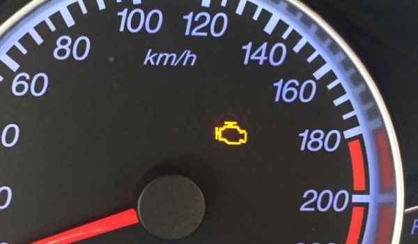 引擎故障是什么意思(发动机故障灯亮起的原因)  第3张