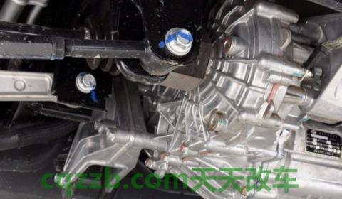 四驱lock是开还是关(四驱系统和两驱系统车辆外观有区别吗)  第2张