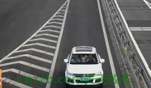 应急车道换人开车扣分吗(网上处理违章违法行为的注意事项)  第2张