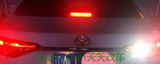 讲解：卡罗拉倒车灯为什么只有一个亮(卡罗拉车型倒车灯多久更换一次)