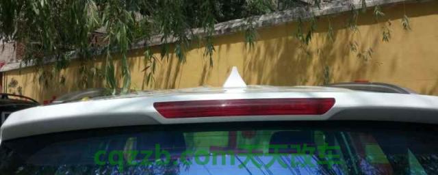 汽车有必要装个假的鲨鱼鳍吗(鲨鱼鳍天线代替原有天线有影响吗)  第1张