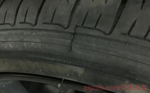 轮胎侧壁一圈有龟裂小裂纹(轮胎什么时候更换)  第3张