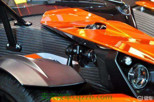车知识：ktm x-bow用的是摩托车发动机吗(图)  第2张