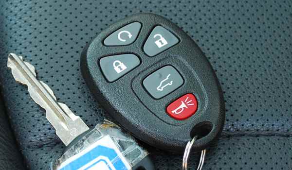 遥控钥匙长按不升车窗(车辆遥控钥匙都有哪些功能)  第3张