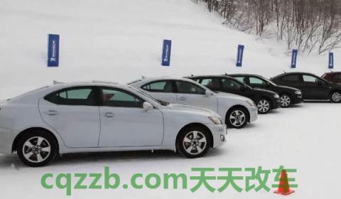 车挡风玻璃起霜解决小技巧(车辆的除霜功能使用需要注意什么)  第2张