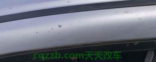 建筑墙面漆飘到了车上怎么办(车辆喷漆有什么影响)