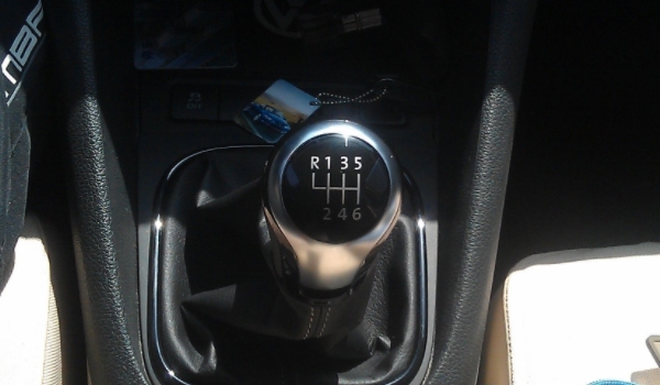 多少速度挂2档3档4档5档(手动挡车辆换挡方便吗)  第2张