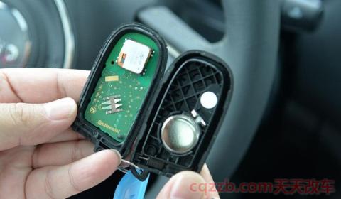 新车钥匙电池一年就没电了(遥控钥匙电池需要到哪里更换)  第2张
