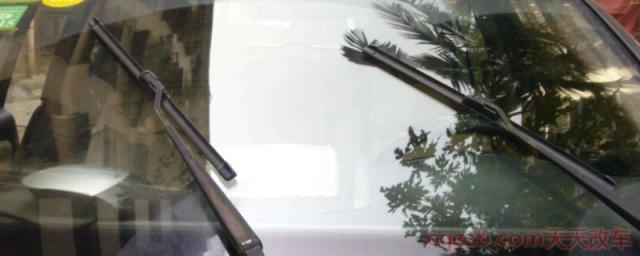 雨刮间歇控制器坏了的表现(雨刷间歇控制器多少钱)  第1张