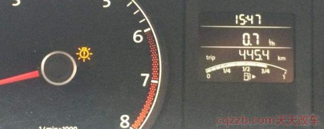 大众提示一个灯泡叹号(大众车辆提示灯泡损坏最容易出问题的是哪个灯光)  第1张