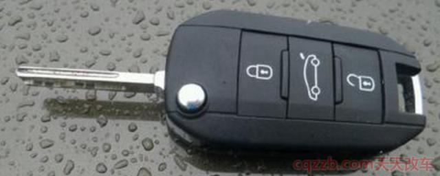 途胜钥匙怎么换电池(途胜车辆的尺寸)