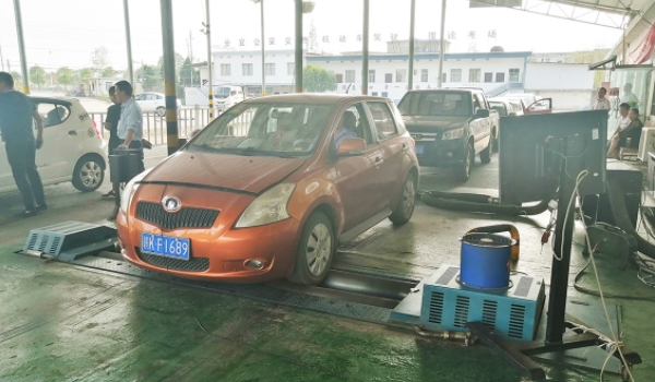 闲谈:排气管冒白烟怎么回事(车辆年检有几种方式) 第2张