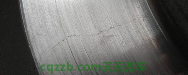 刹车盘上有像裂痕一样的(刹车盘热处理)