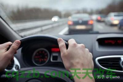 解答：老司机就能不顾交通规则吗 老司机为什么喜欢单手开车